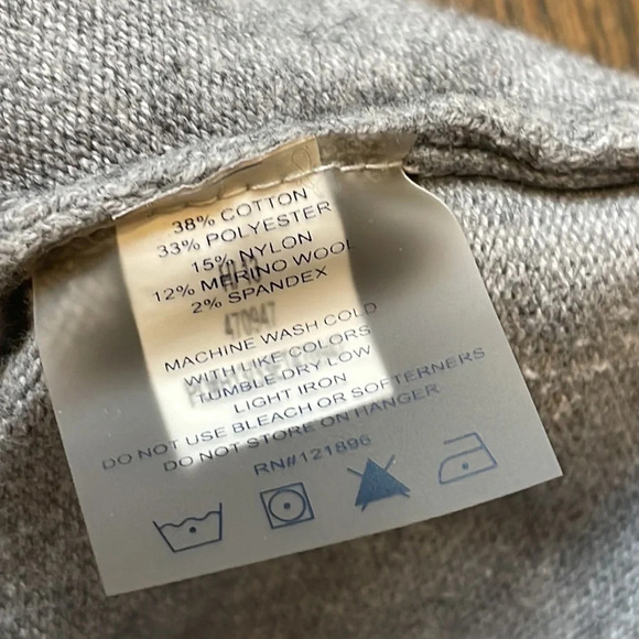 Title Nine Gray Zip Up Sweater Jacket with pockets Small - Picture 5 of 8
